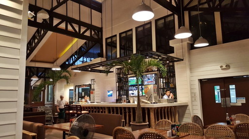 フィリピン スービック KEYSTONE Gerry's Grill 6