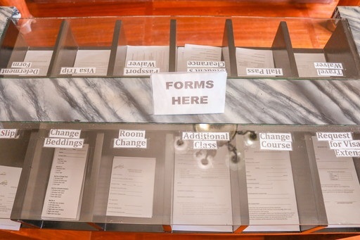 インフォメーションデスク 9