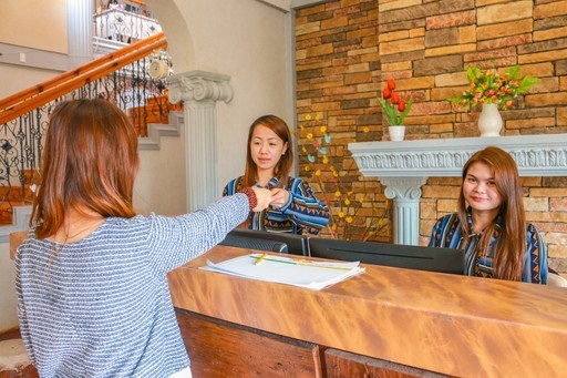 インフォメーションデスク 12