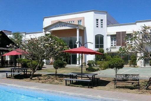 Eg Academy クラーク留学 広大なキャンパスでのんびり留学