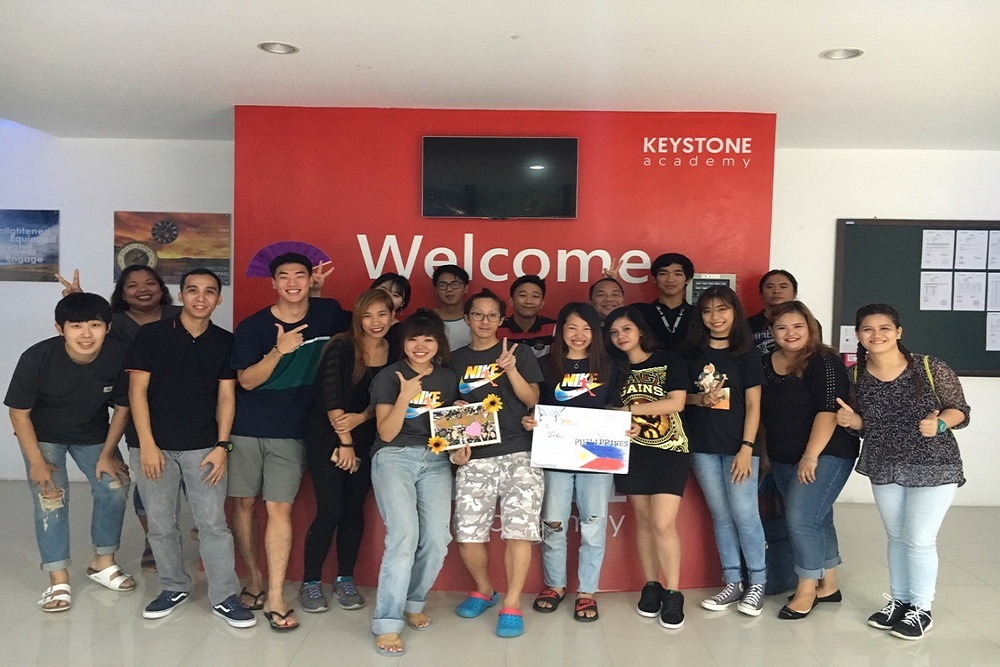 フィリピン留学 スービック留学 Keystone Academy 写真 卒業式 5 名古屋