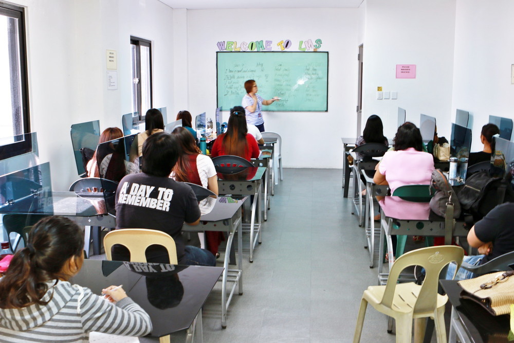 フィリピン留学 スービック留学 Keystone Academy 写真 先生のトレーニング 1 名古屋