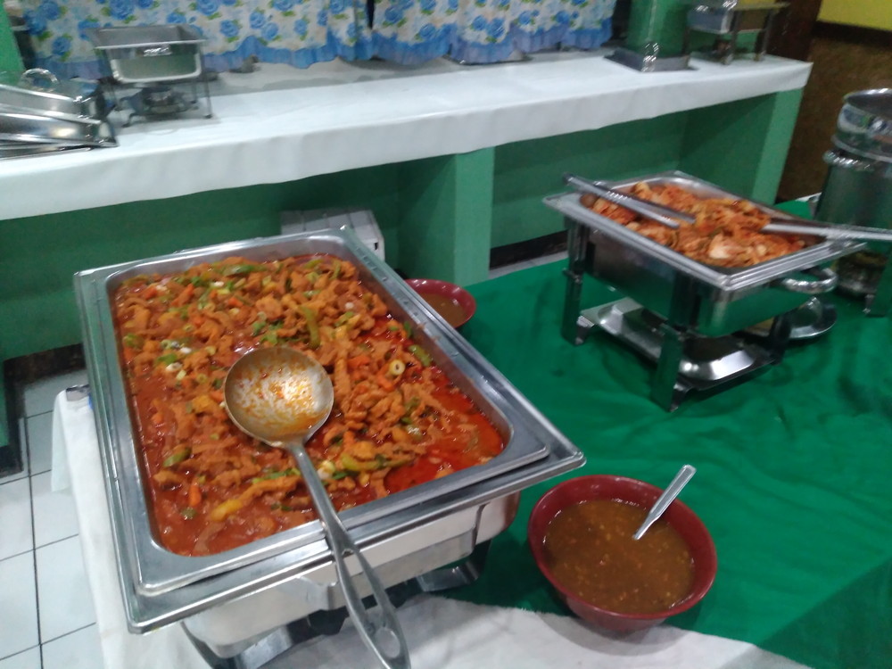 フィリピン留学 マニラ留学 De La Salle ランチ 写真 1 全国 名古屋 岐阜 三重 留学エージェント