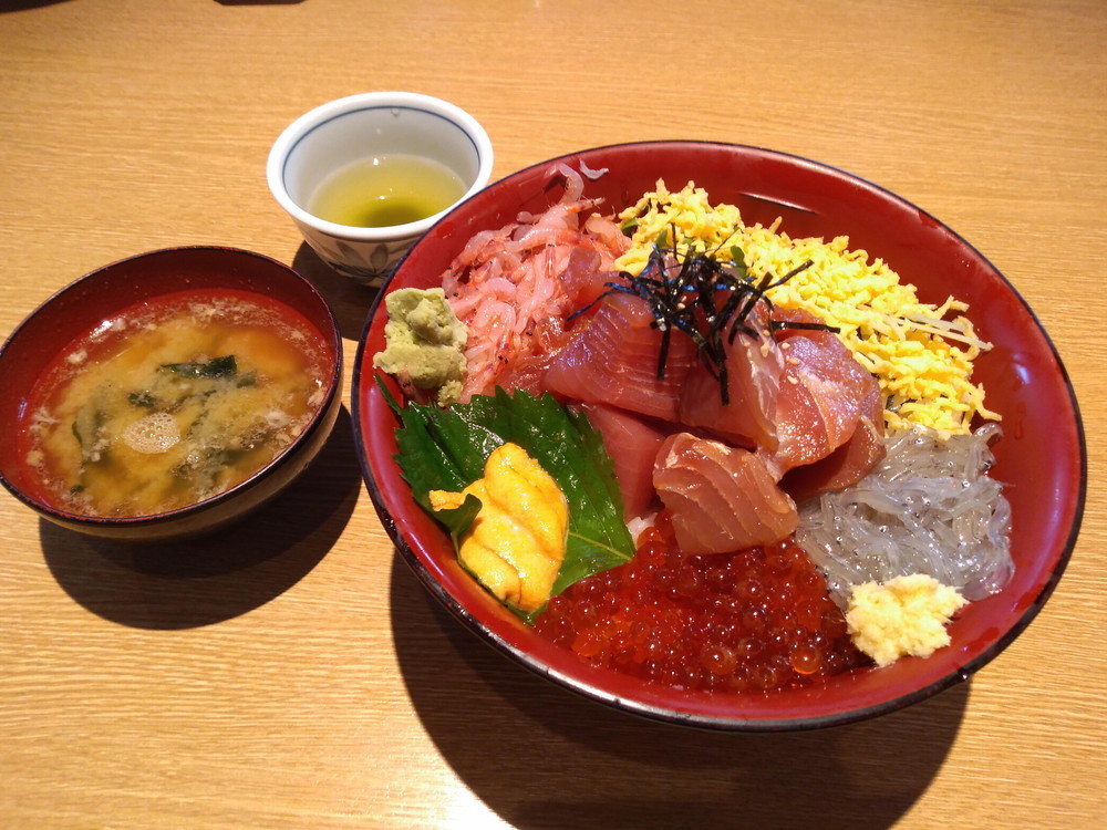 海鮮丼