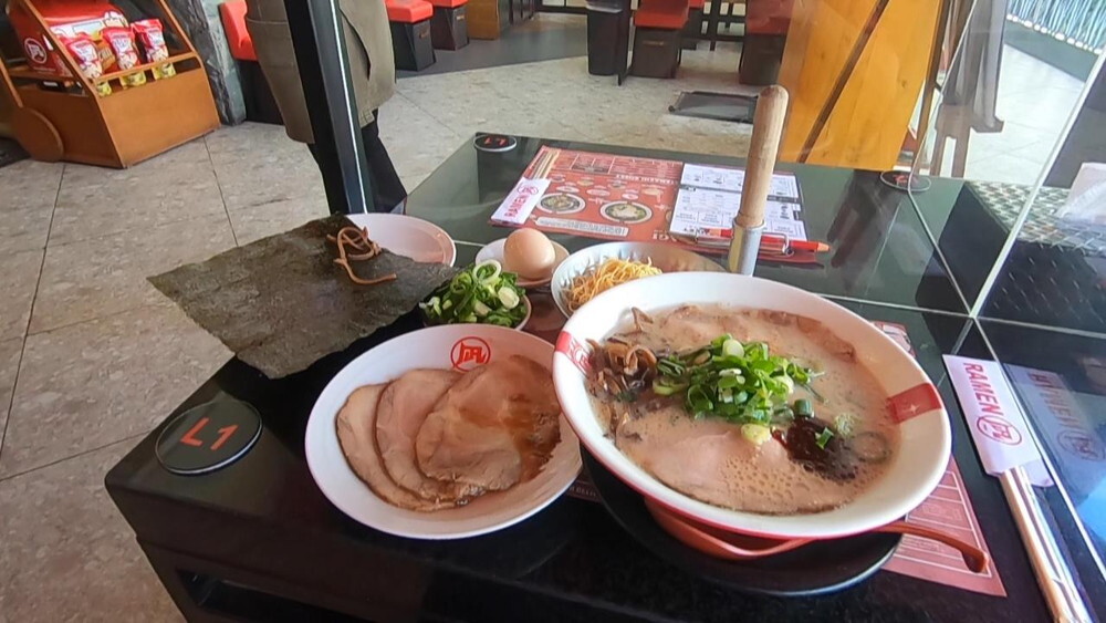 フィリピン バギオ留学 SMモール ラーメンNagi 6 ライフアブロード